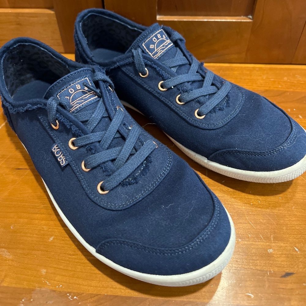 Bob’s memory foam navy sneakers